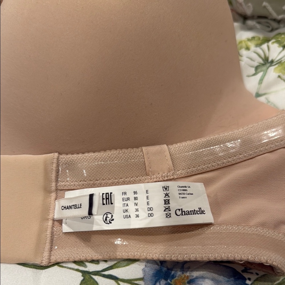 Chantelle Strapless Smooth Molded Bra in Nude - Picture 4 of 9